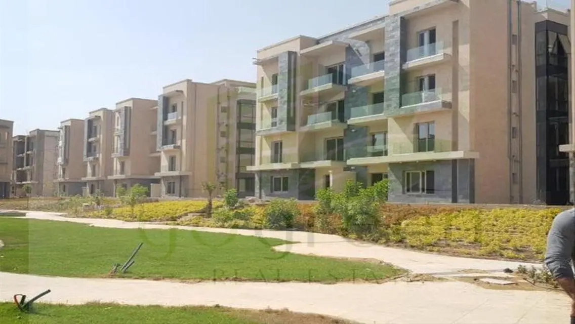 Luxury 4 Bedroom Apartment in Prime Location