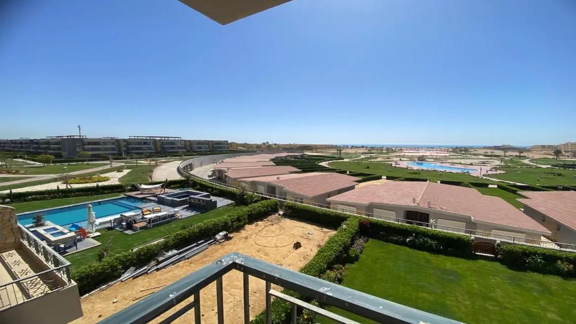 Luxury Apartment with Stunning Lake View at Great Price
