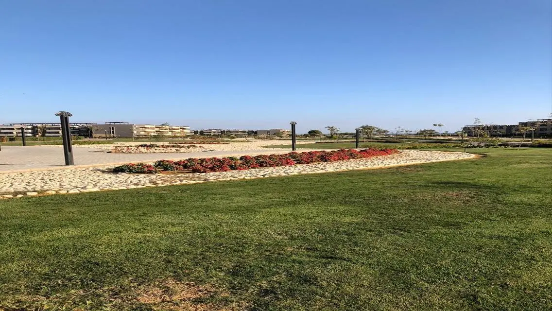 Luxury Apartment with Stunning Lake View at Great Price
