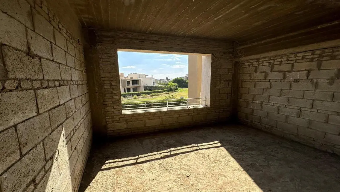 Investment Opportunity in Luxurious Property