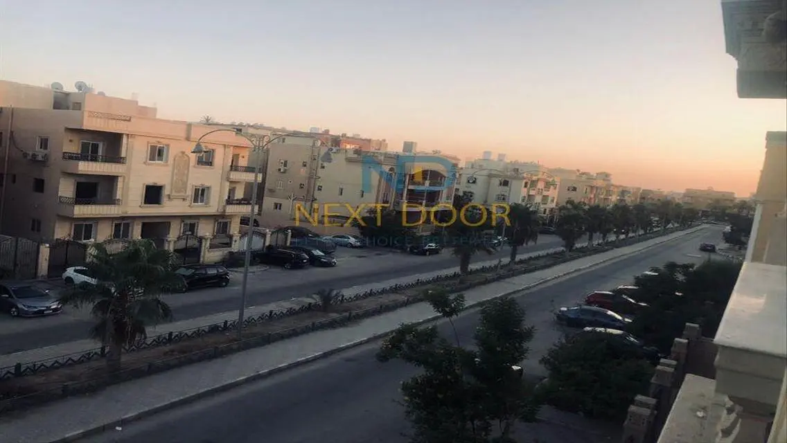 شقة فاخرة مع غرفة خادمة وإطلالة مميزة