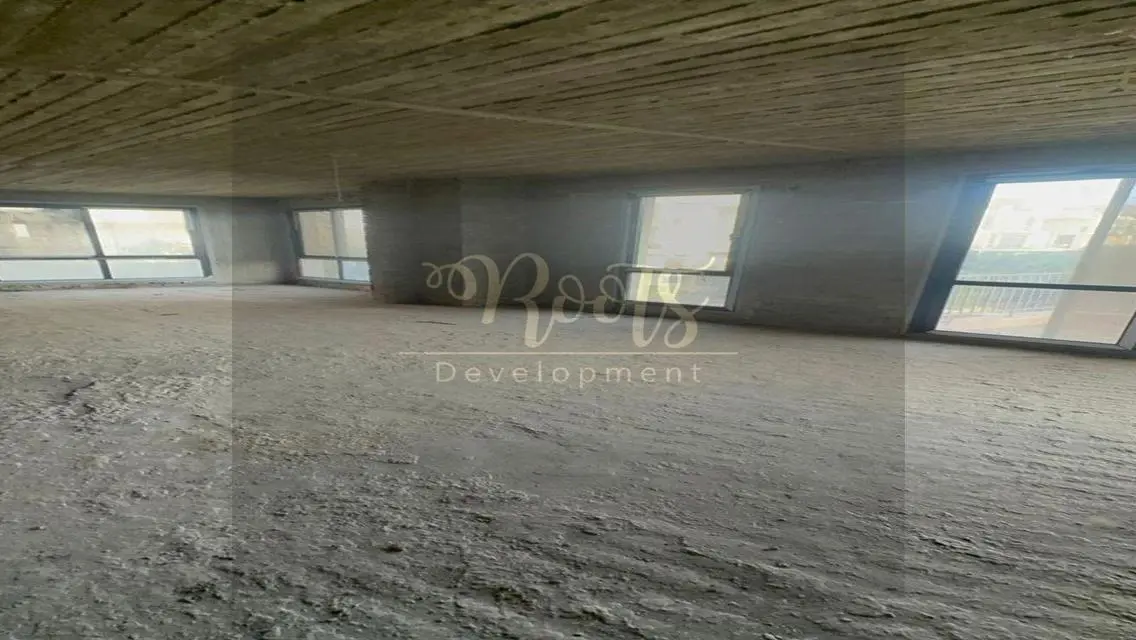 Luxurious Apartment with Spacious 275 sqm