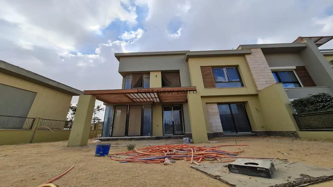 Luxury Villa Overlooking Lakes for Sale