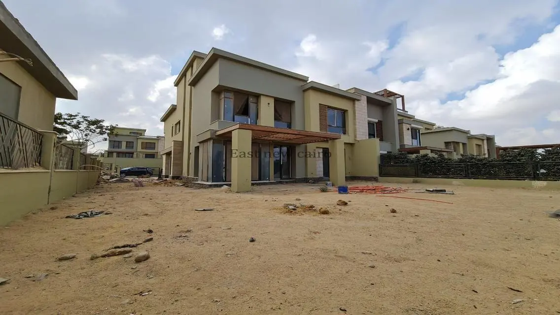 Luxury Villa Overlooking Lakes for Sale