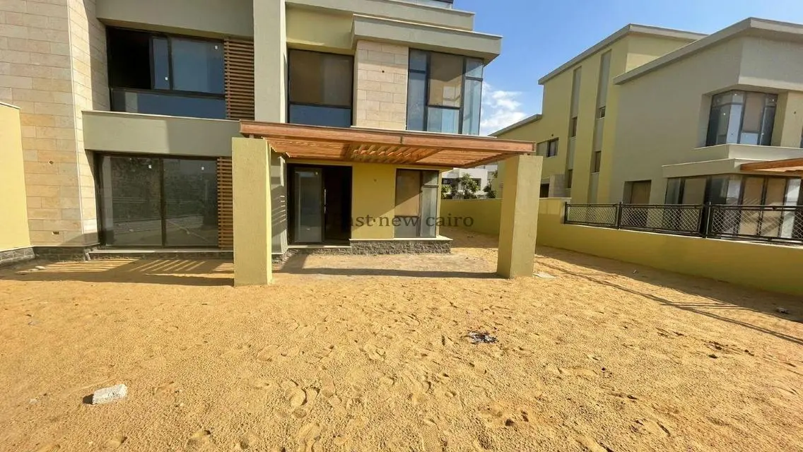Luxury Villa Overlooking Lakes for Sale