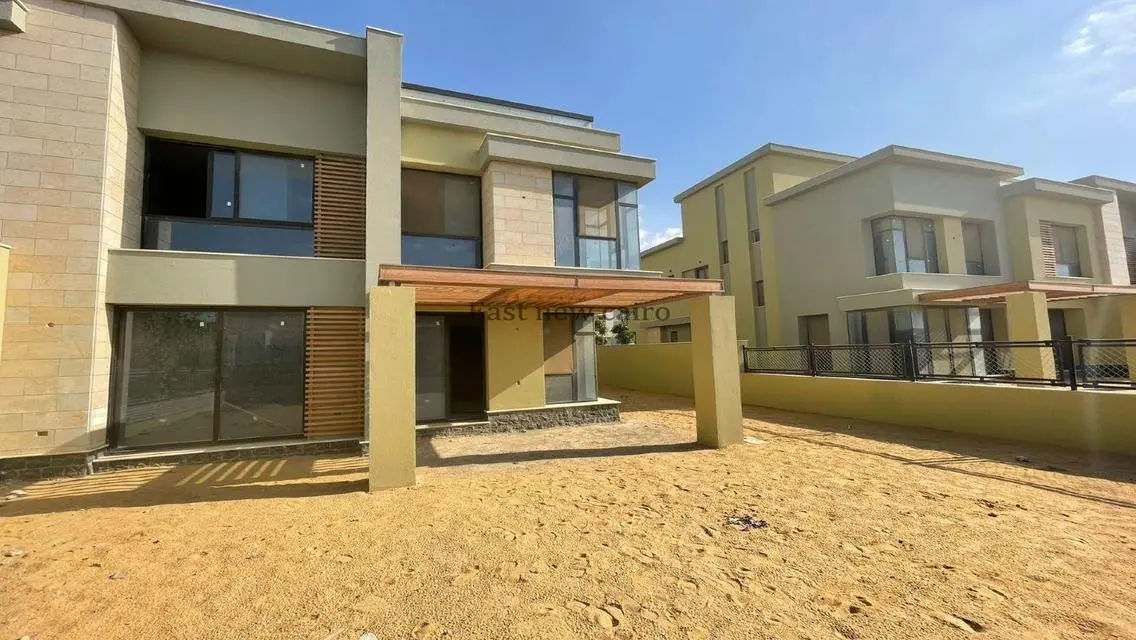 Luxury Villa Overlooking Lakes for Sale