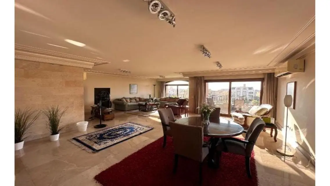 Luxury 3-Bedroom Apartment in CB 7928