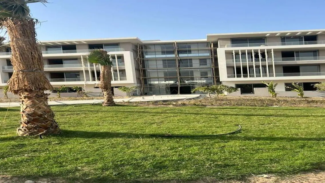 Luxury Apartment Overlooking Lakes with Balcony and Shared Pool