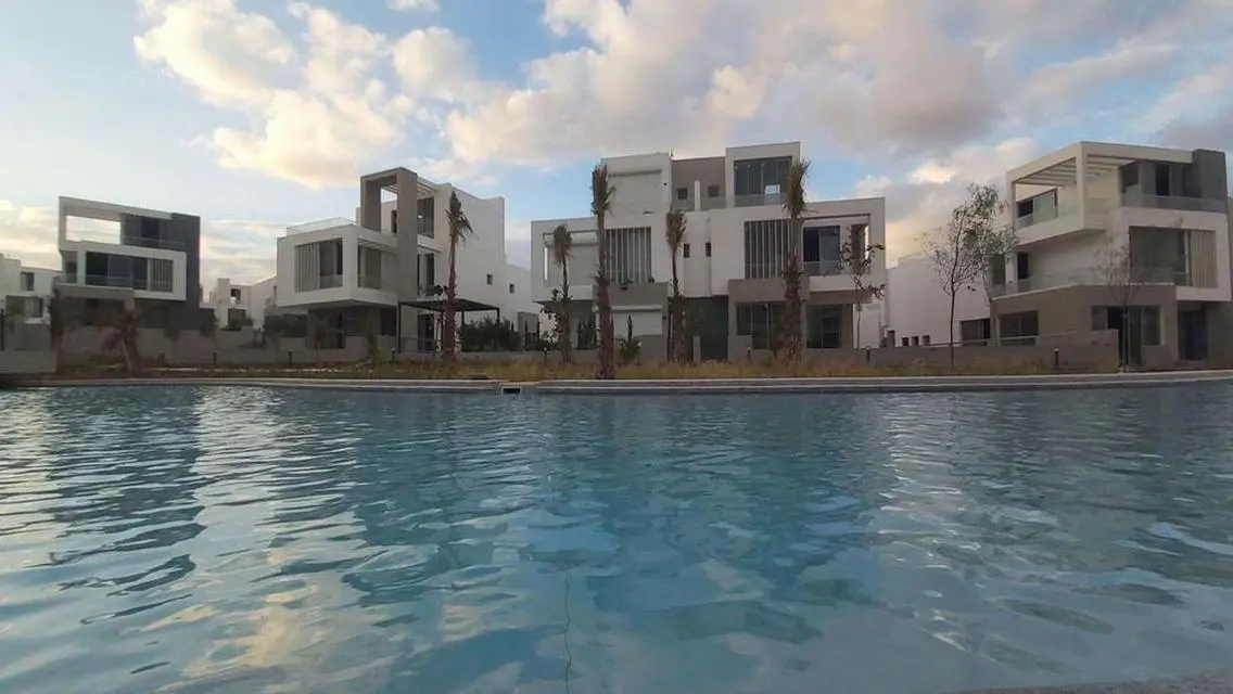 Luxury Apartment Overlooking Lakes with Balcony and Shared Pool