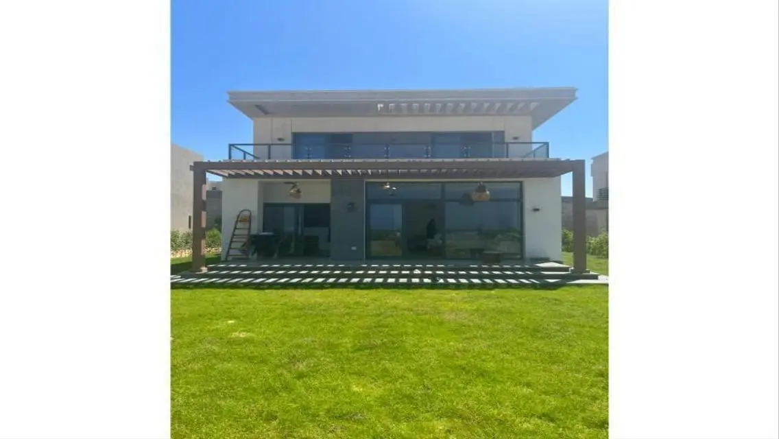 Luxury Lakeview Villa for Sale at an Attractive Price
