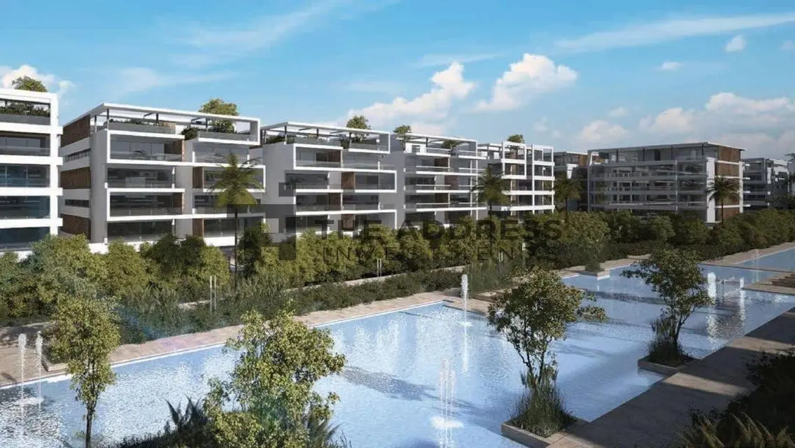 Luxury Villa with Modern Decor and Spacious Layout