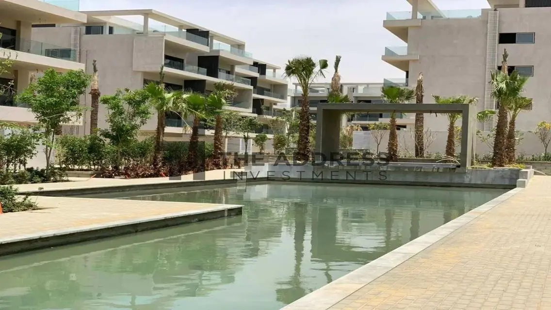 Luxury Villa with Modern Decor and Spacious Layout