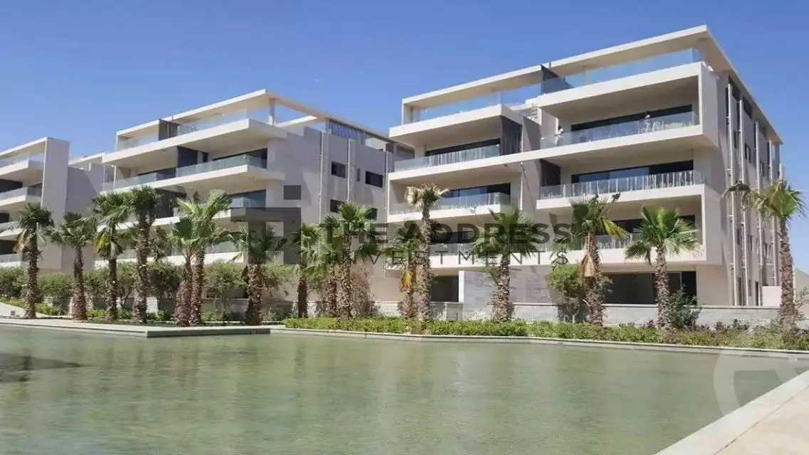 Luxury Villa with Modern Decor and Spacious Layout