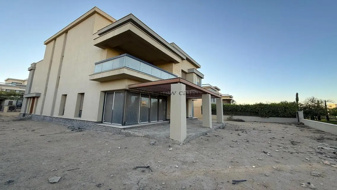 Luxurious Villa for Sale with Exceptional Space at 33 Million