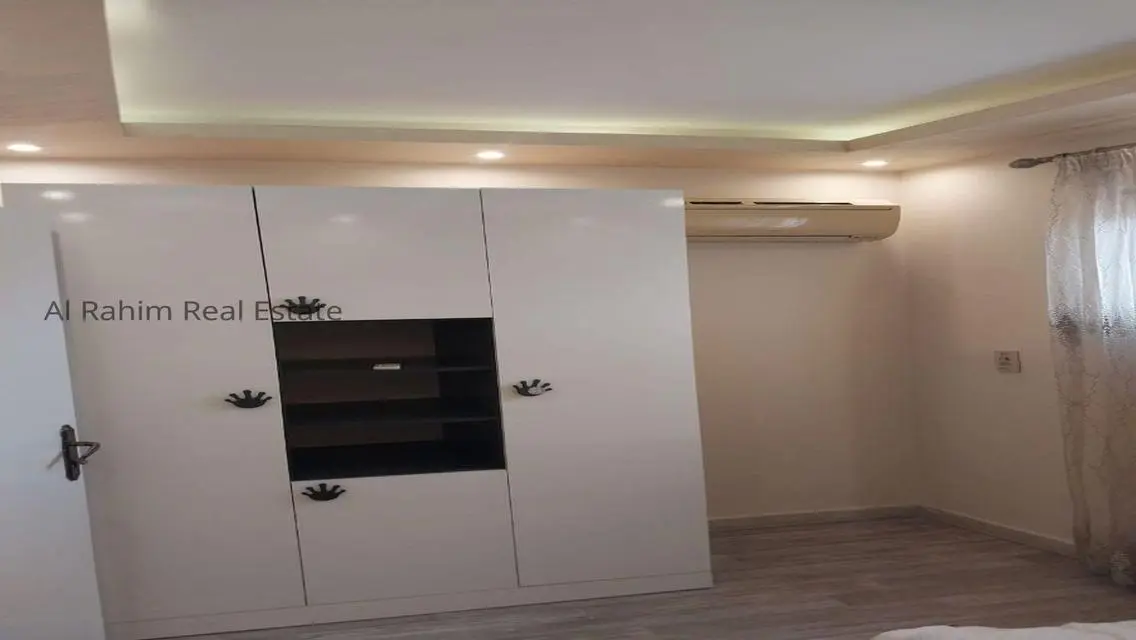 Luxurious Villa Located in the Heart of the City