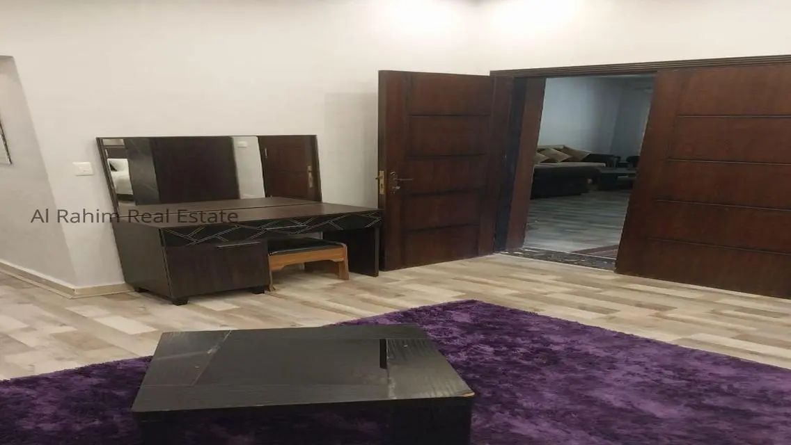Luxurious Villa Located in the Heart of the City