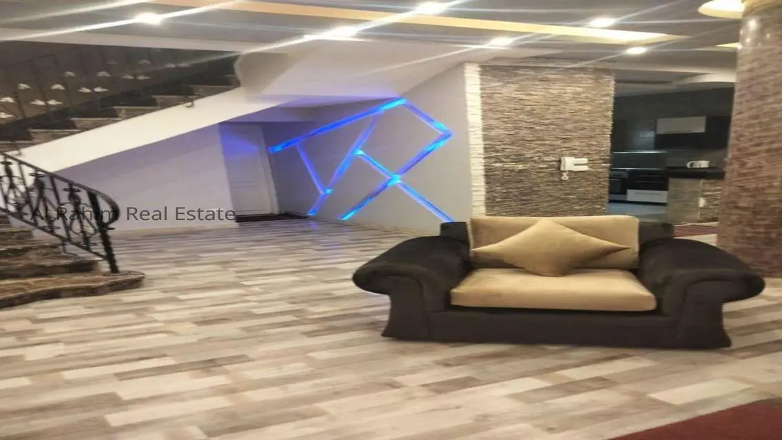 Luxurious Villa Located in the Heart of the City