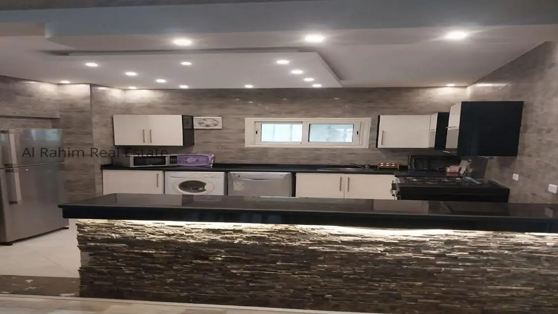 Luxurious Villa Located in the Heart of the City