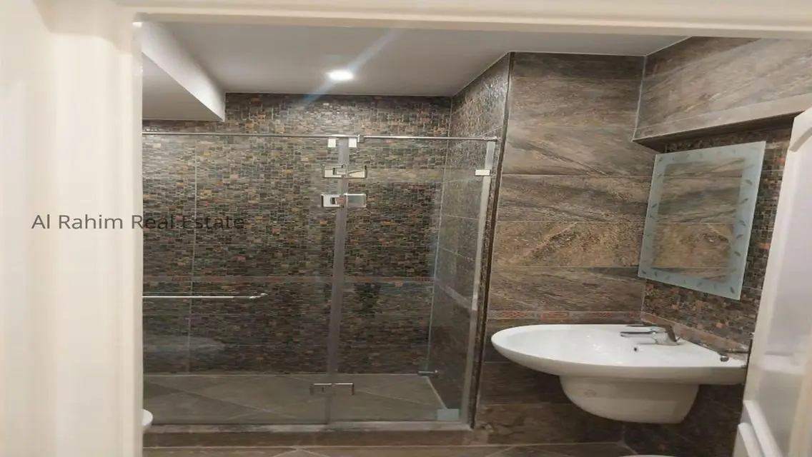 Luxurious Villa Located in the Heart of the City
