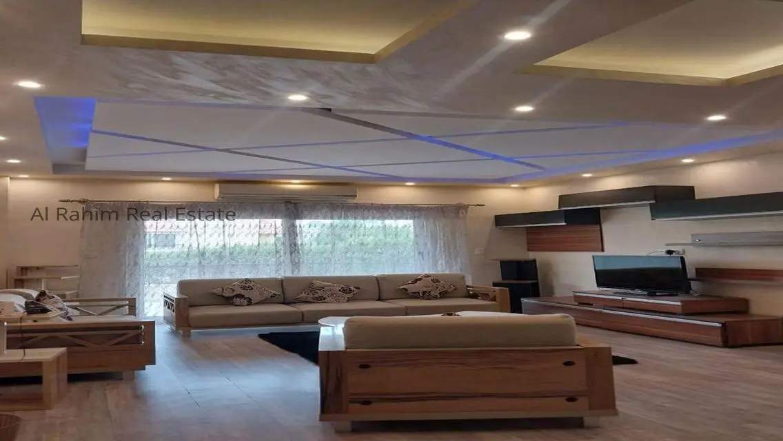 Luxurious Villa Located in the Heart of the City