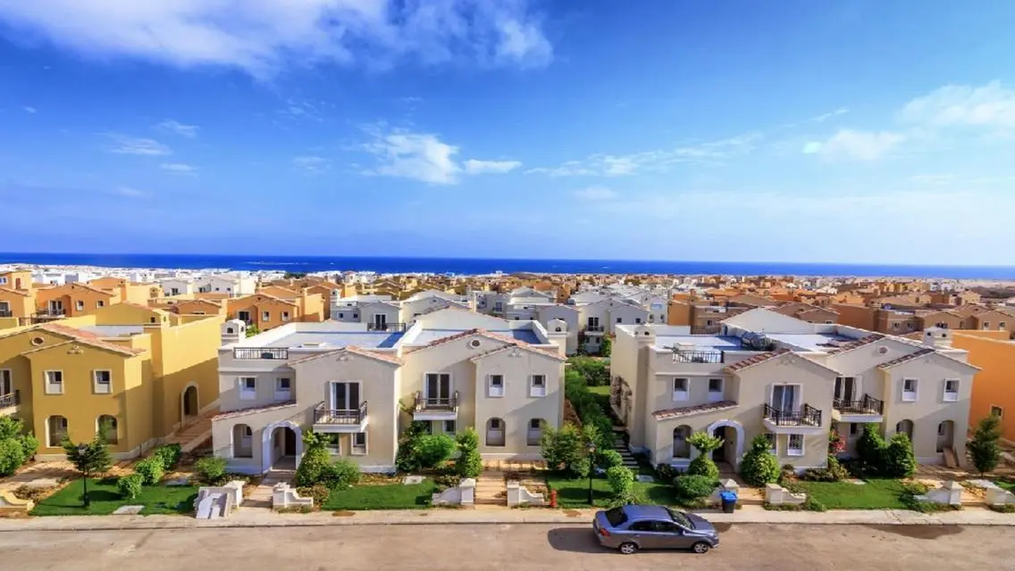 Luxury Villa for Sale at 9,500,000 EGP with Garden and Balcony