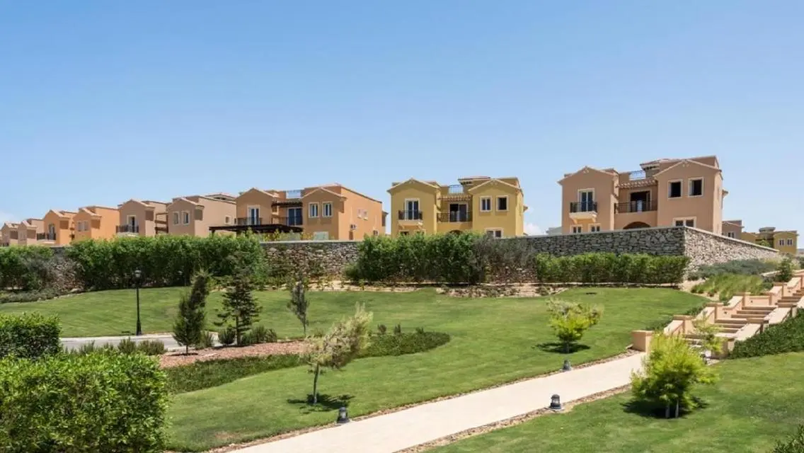 Luxury Villa for Sale at 9,500,000 EGP with Garden and Balcony