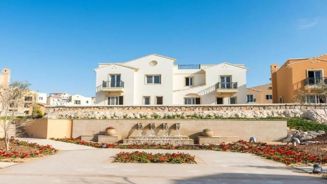 Luxury Villa for Sale at 9,500,000 EGP with Garden and Balcony