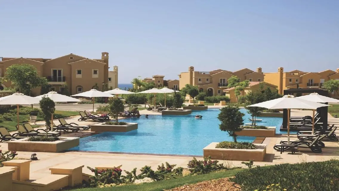 Luxury Villa for Sale at 9,500,000 EGP with Garden and Balcony