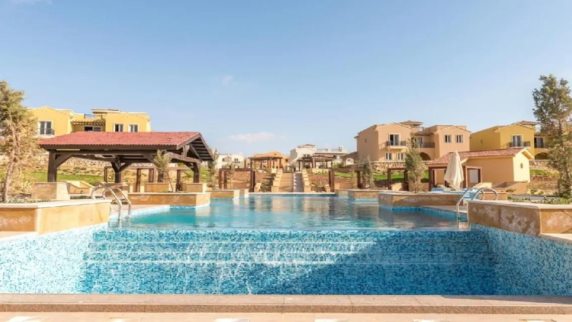 Luxury Villa for Sale at 9,500,000 EGP with Garden and Balcony