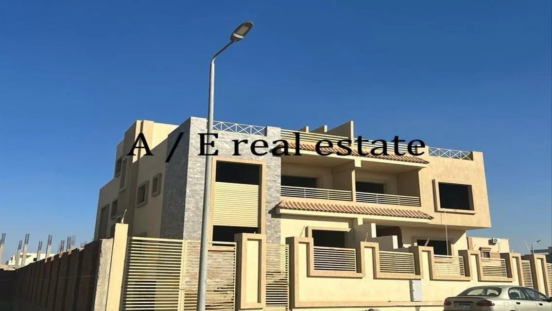 فيلا فاخرة للبيع في منطقة متميزة