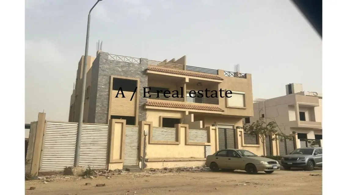فيلا فاخرة للبيع في منطقة متميزة