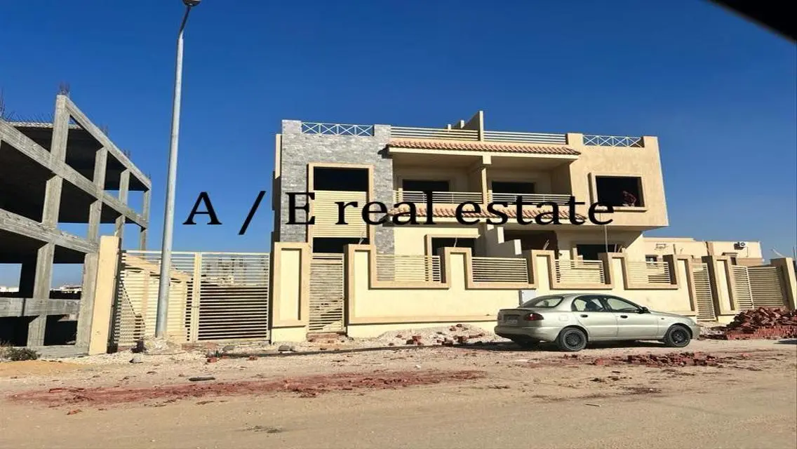 فيلا فاخرة للبيع في منطقة متميزة