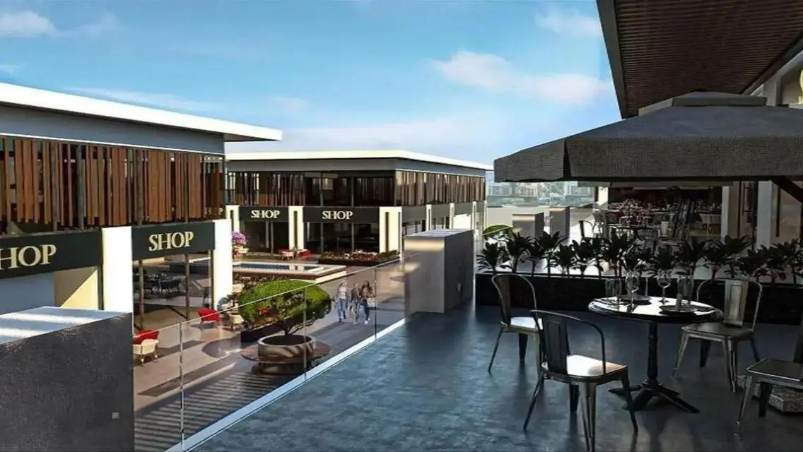 Luxury Villa with Stunning Lakeside View