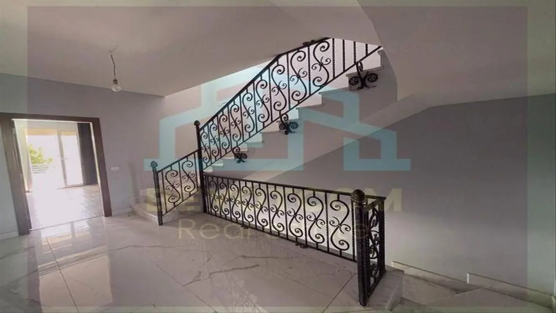 شقة فاخره تحتوي على جميع وسائل الراحة