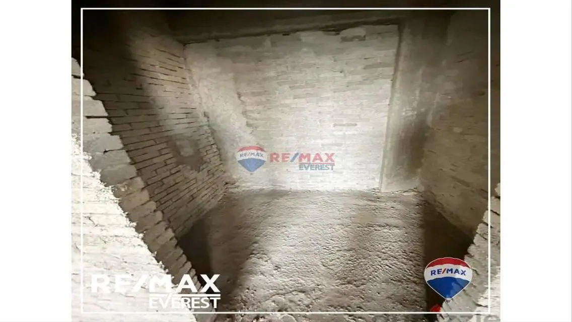 شقة فاخرة مع غرفة دراسة وأماكن متميزة للبيع