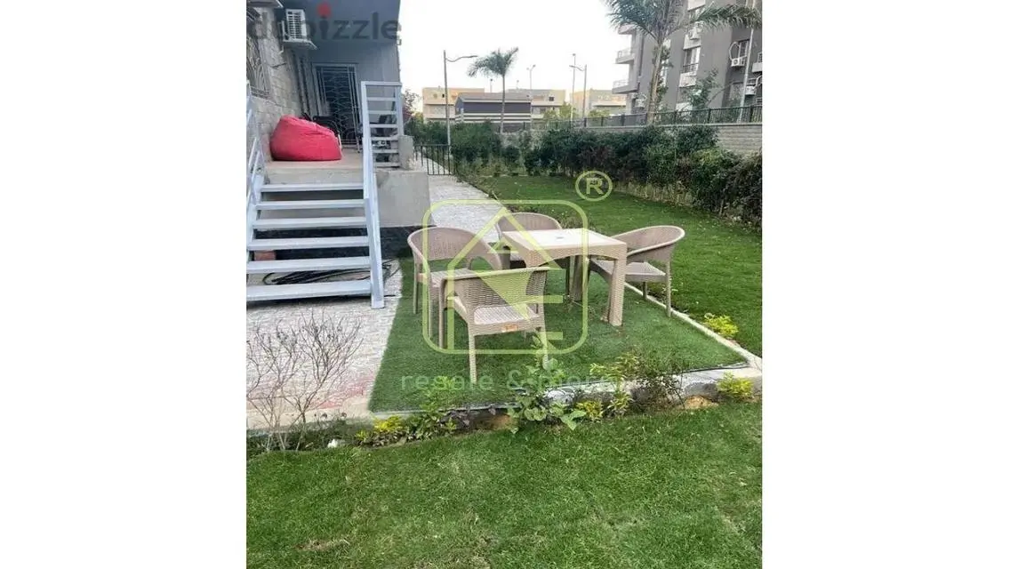 Luxury Apartment with Garden and Shared Pool