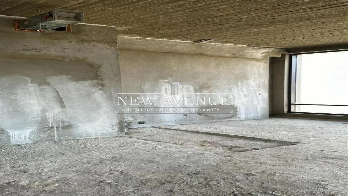 Modern Office Spanning -71 Meters with Great Amenities