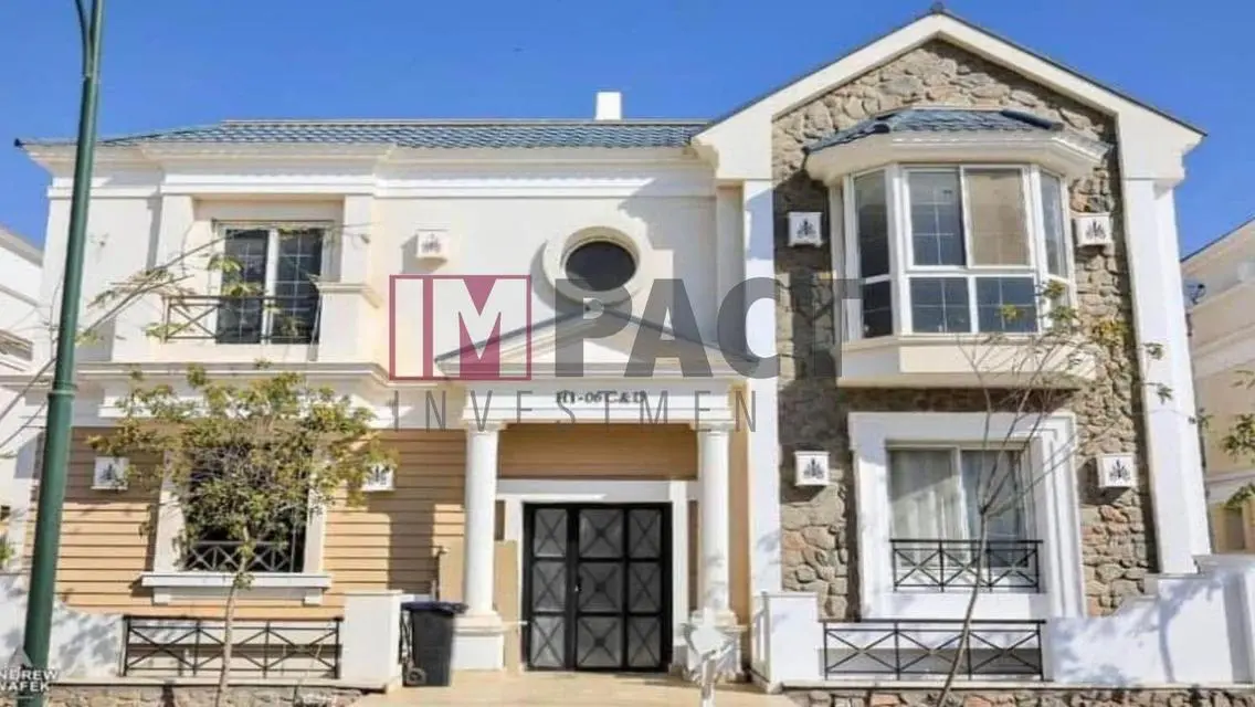 Luxury Villa for Sale with Spacious Design and Amenities