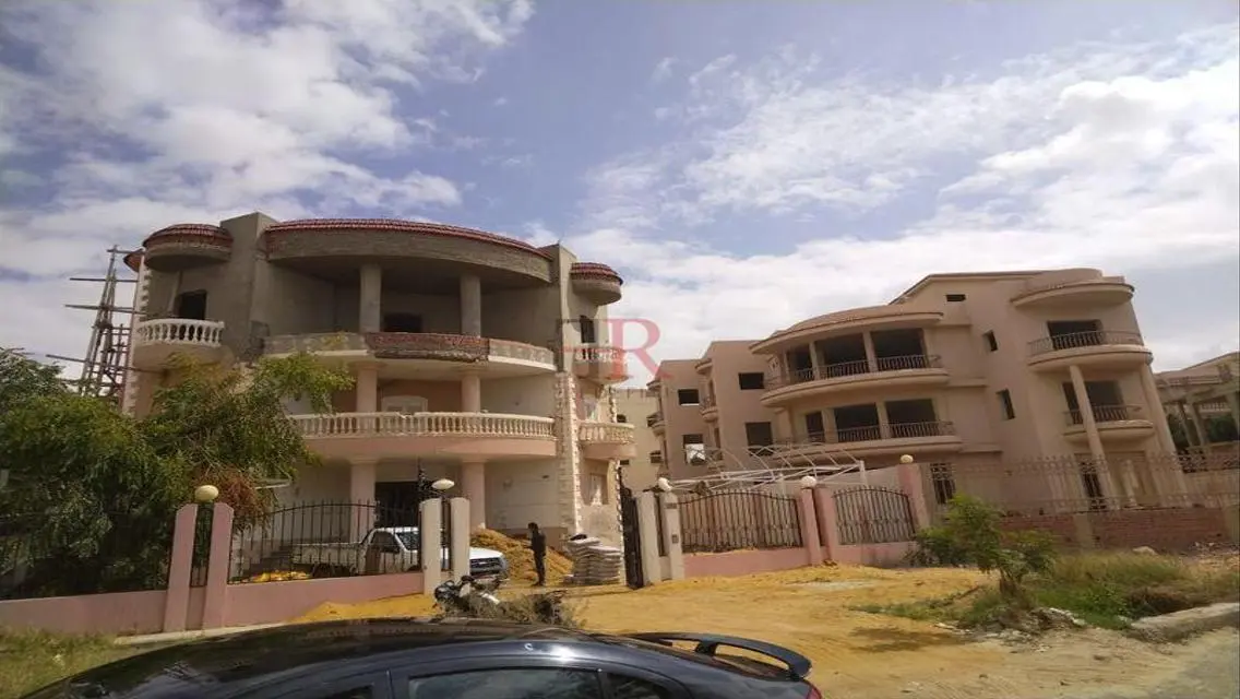 Luxury Apartment in Prime Location with Balcony and Stunning View