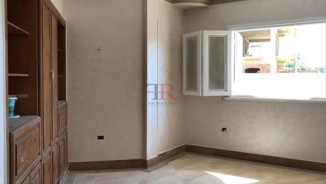 Luxury Apartment in Prime Location with Balcony and Stunning View