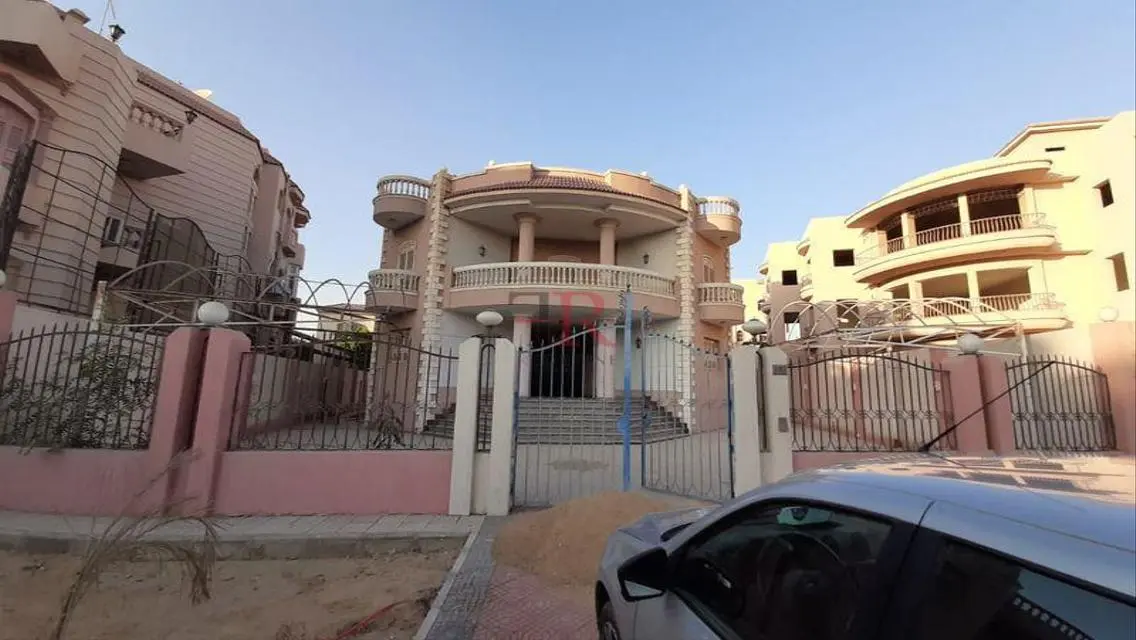 Luxury Apartment in Prime Location with Balcony and Stunning View