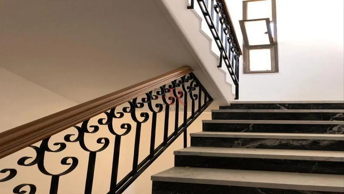 Luxury Apartment in Prime Location with Balcony and Stunning View