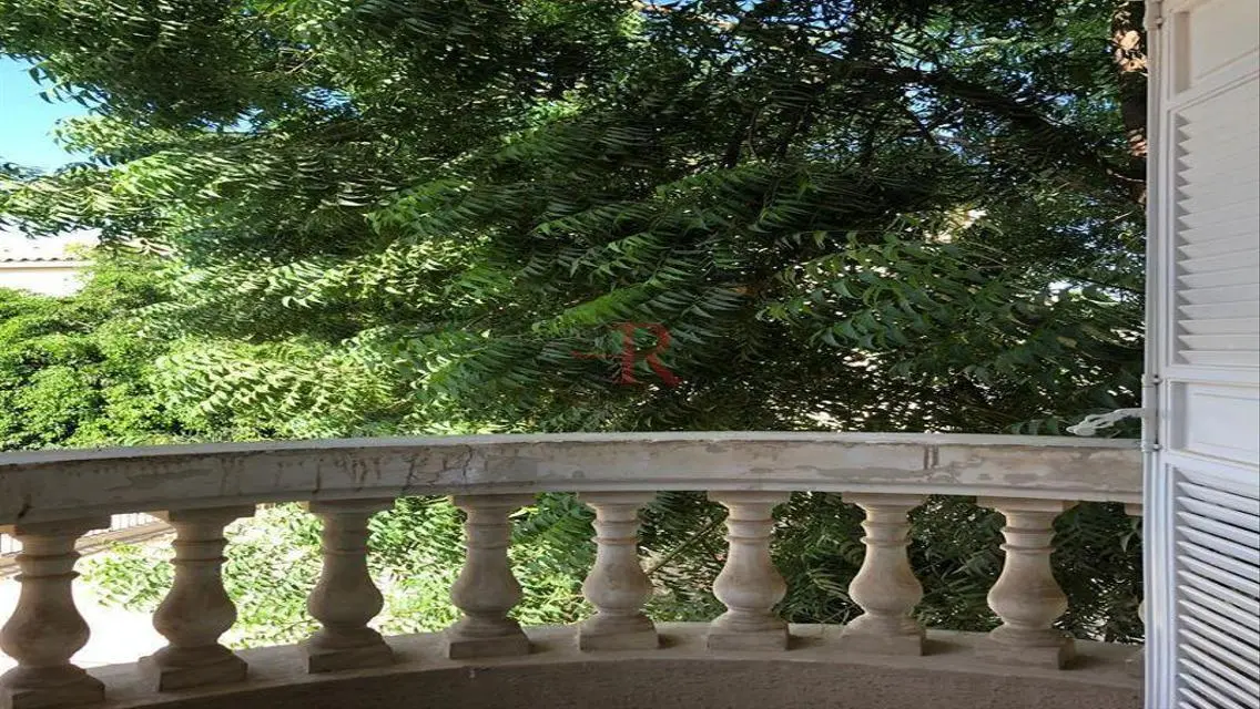 Luxury Apartment in Prime Location with Balcony and Stunning View