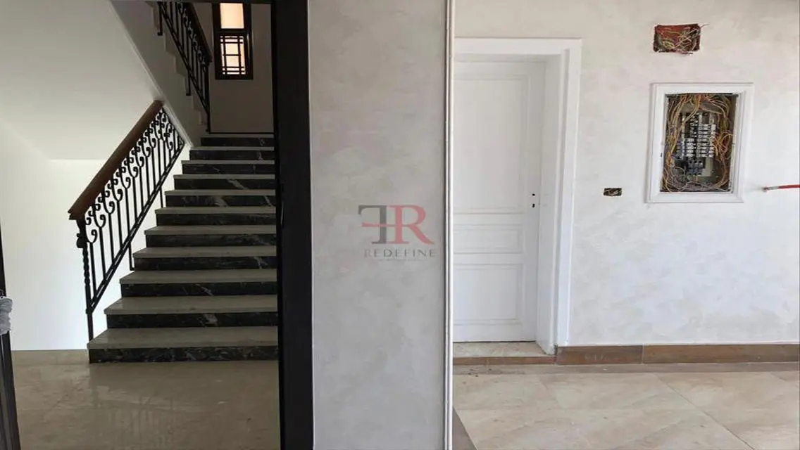 Luxury Apartment in Prime Location with Balcony and Stunning View