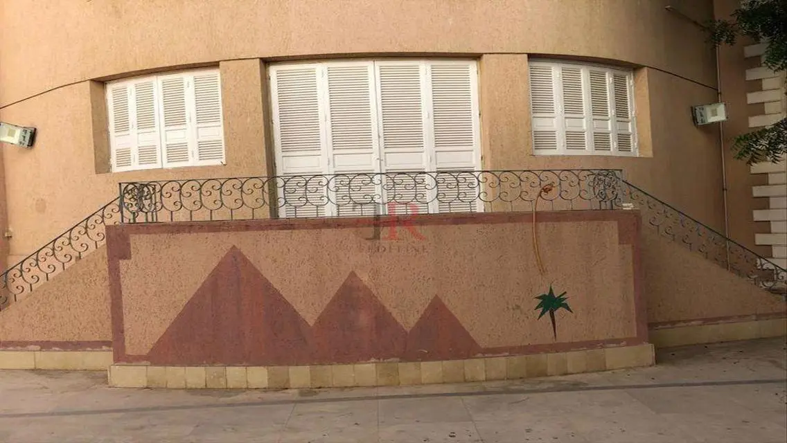Luxury Apartment in Prime Location with Balcony and Stunning View