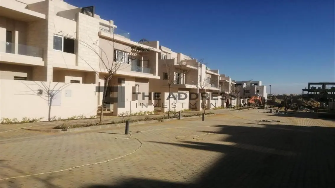 شقة فاخرة تطل على البحيرات في AUC