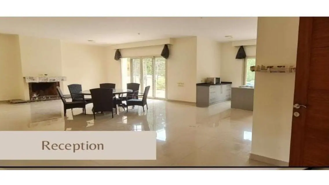 Luxury Apartment with Private Garden and Pool in the City Center