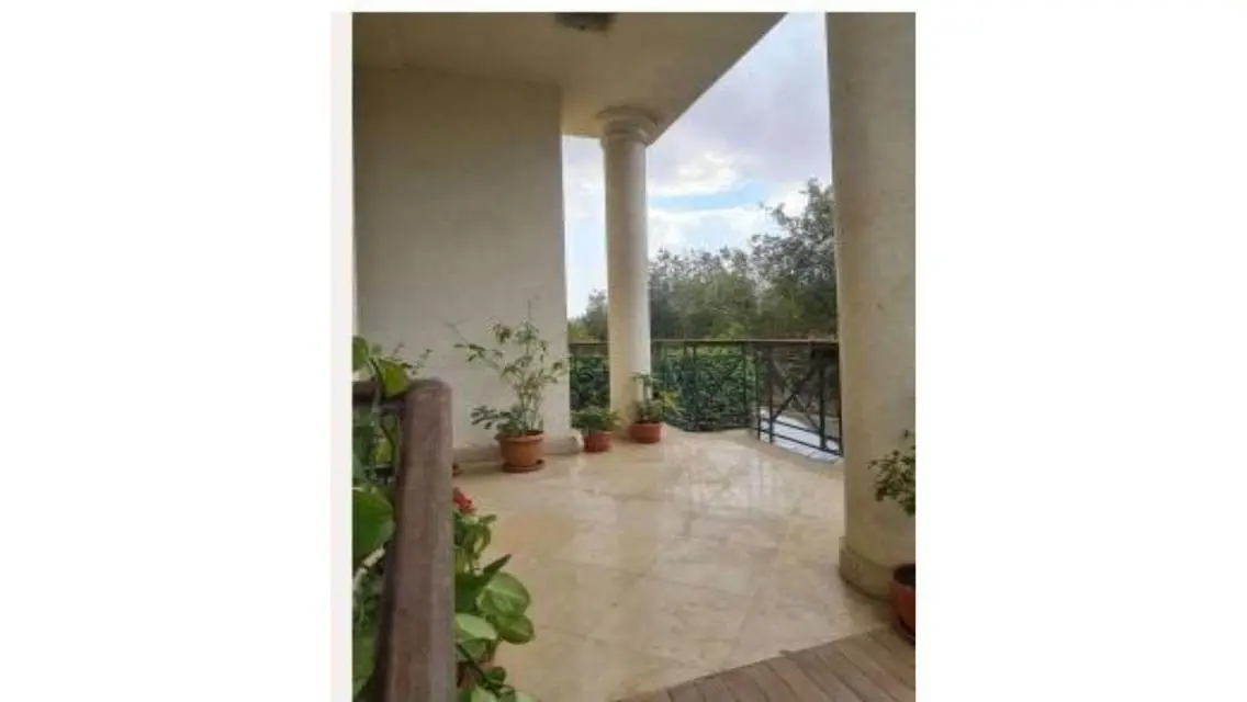 Luxury Apartment with Private Garden and Pool in the City Center