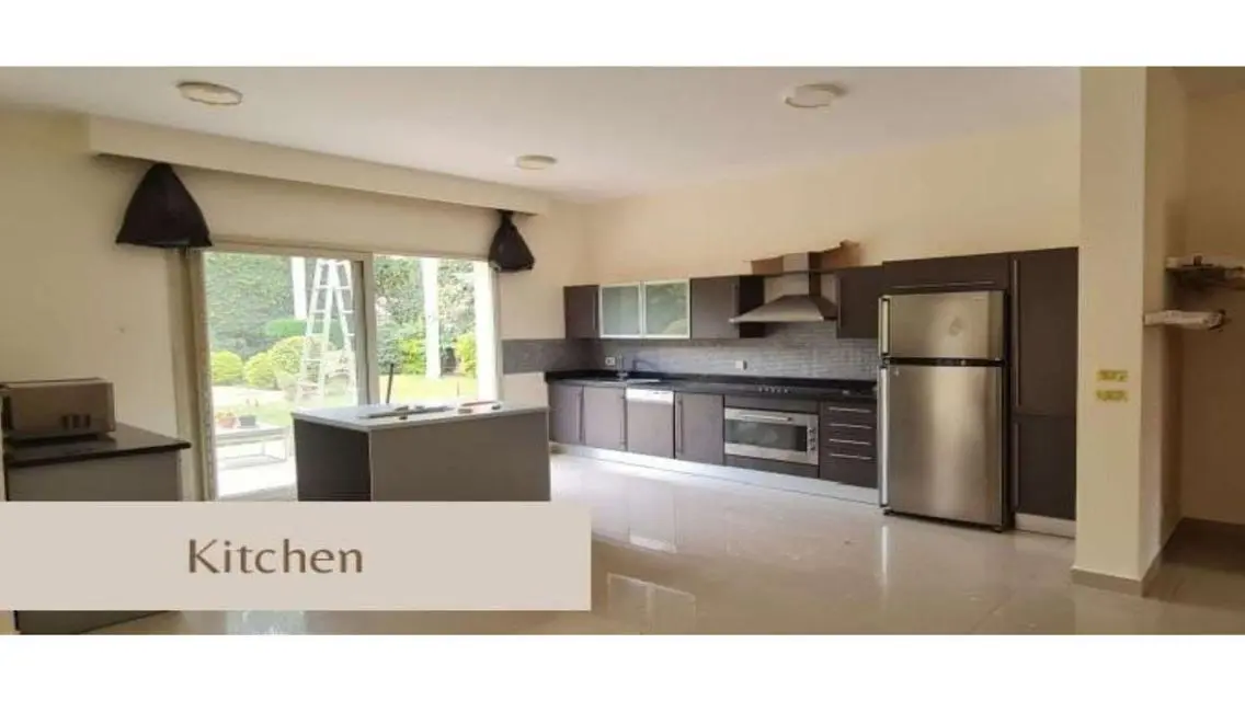 Luxury Apartment with Private Garden and Pool in the City Center