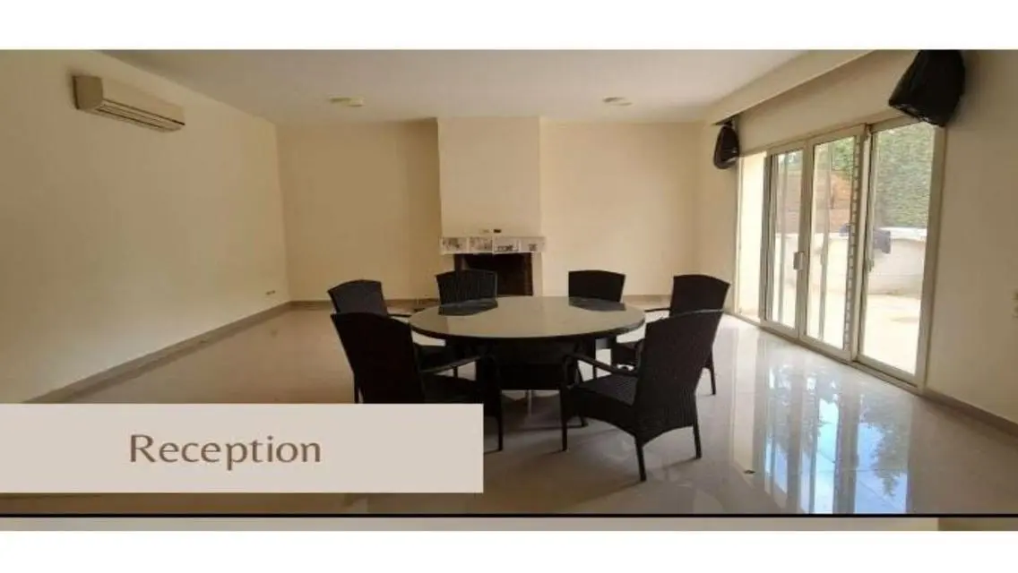 Luxury Apartment with Private Garden and Pool in the City Center